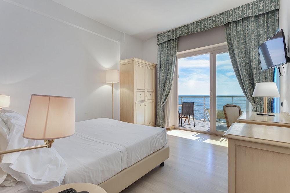 Hotel Cavalluccio Marino Room Type - Superior Double or Twin Room, Sea View