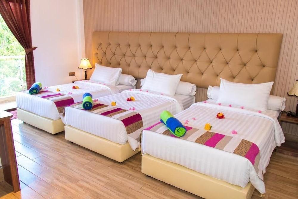Rosy Villa Hotel Room Type - Deluxe Triple Room Rosy Villa Hotel Room Type - Deluxe Triple Room