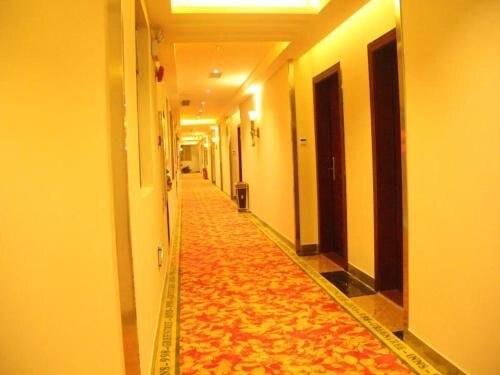 GreenTree Inn Guangzhou Panyu Chimelong Paradise Business Hotel - Tap to explore photos