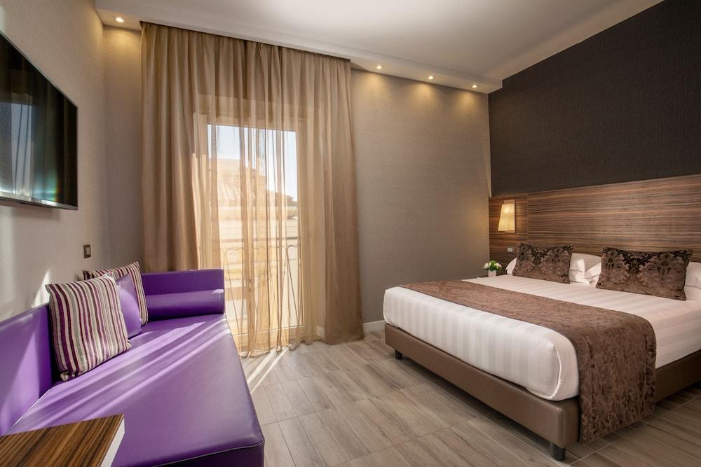 The Republic Hotel Room Type - Deluxe Room The Republic Hotel Room Type - Deluxe Room