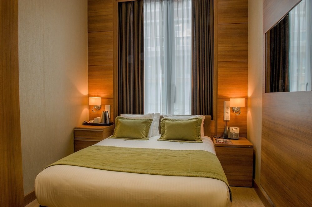 Grand Hotel Downtown Room Type - Double Room (Small)