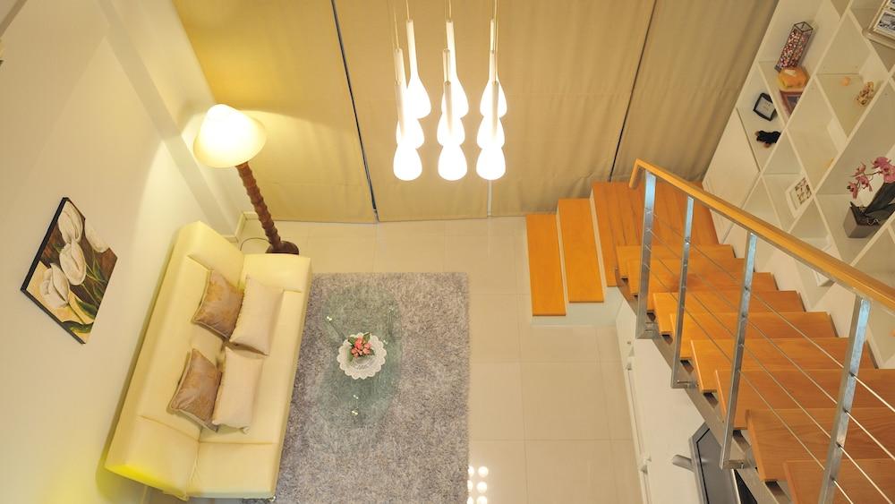 Duplex 21 Apartment - Tap to explore photos
