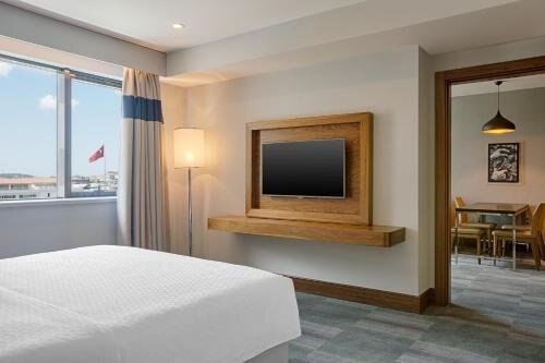 Bof Hotels Business - Tap to explore photos