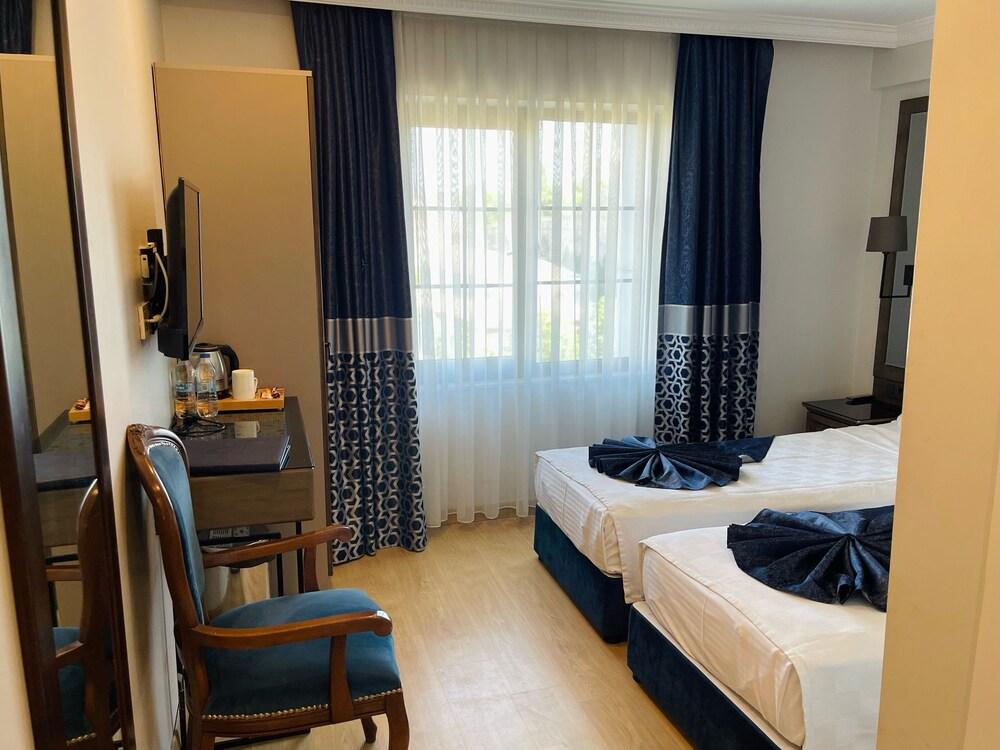 Farina Hotel By Cigno Room Type - Twin Room