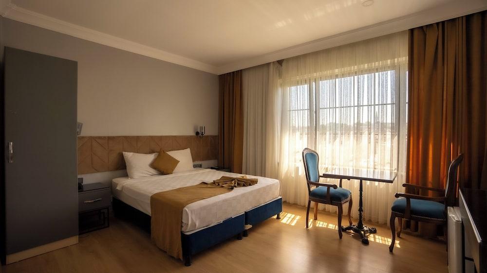 Farina Hotel By Cigno Room Type - Standard Double Room, City View