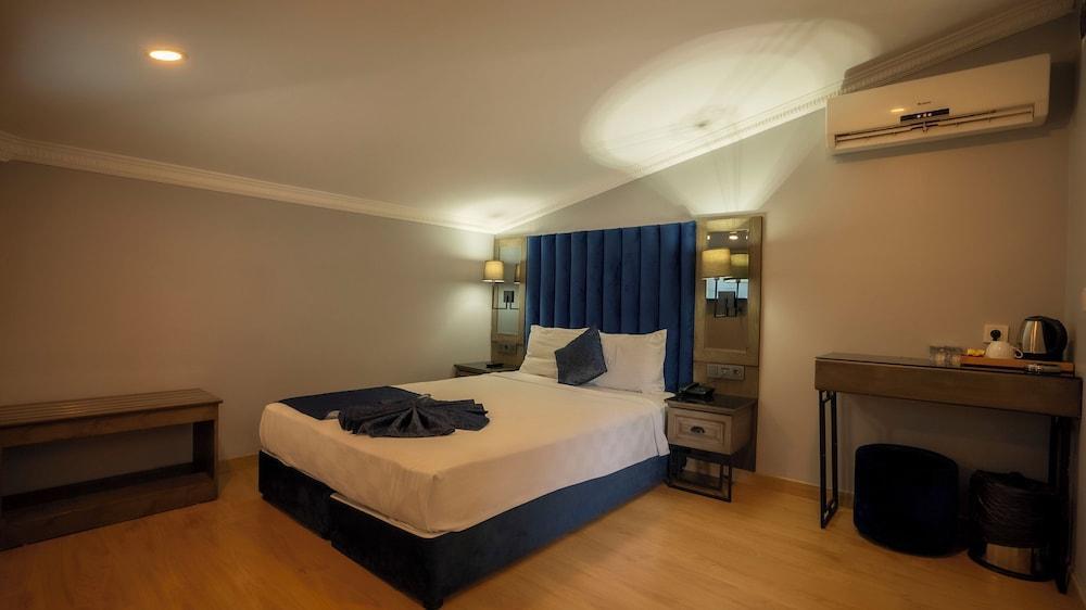Farina Hotel By Cigno Room Type - Standard Loft, 1 Queen Bed with Sofa bed, Balcony