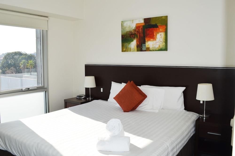 St Kilda Central Apartment Hotel Room Type - Two Bedroom Interconnecting Suite