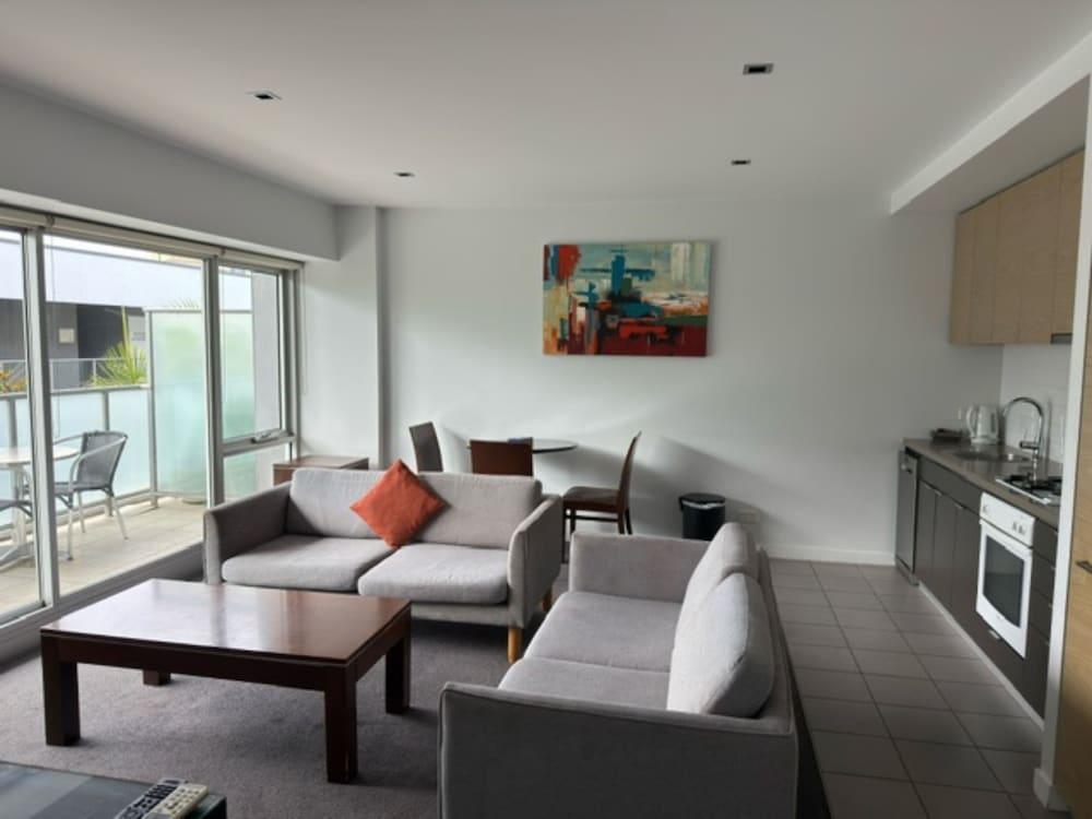 St Kilda Central Apartment Hotel - Tap to explore photos