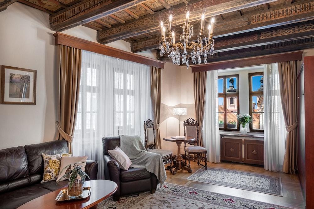 Aurus by Adrez Living Room Type - Luxury Suite