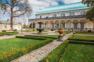 Chevron Hotel - Tap to explore photos
