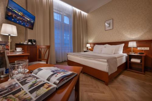 Hotel Rott - Tap to explore photos