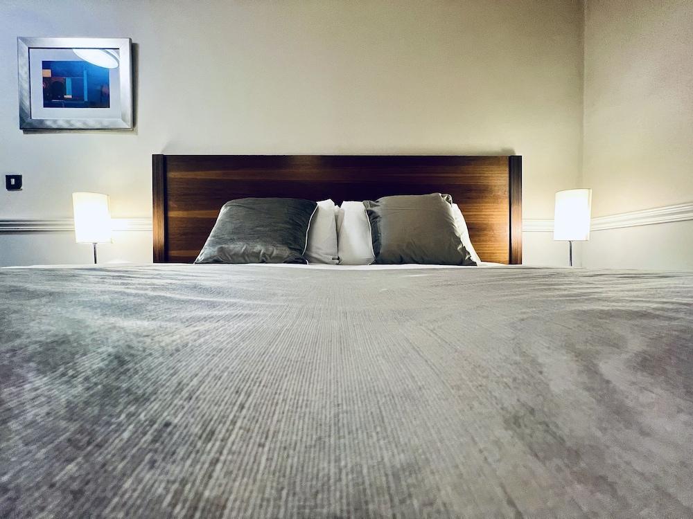 Hotel Cavendish Room Type - Standard Triple Room