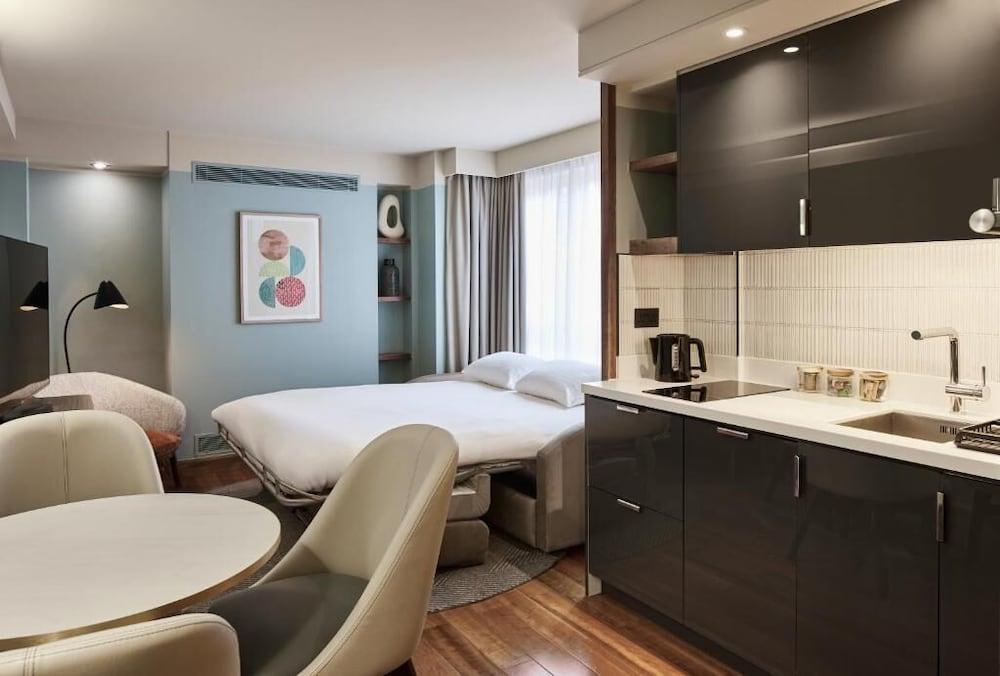 master Farringdon Room Type - Family Apartment