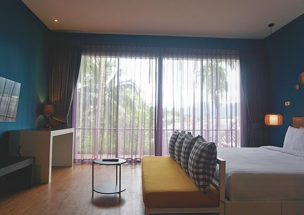 Signature Phuket Resort - Tap to explore photos