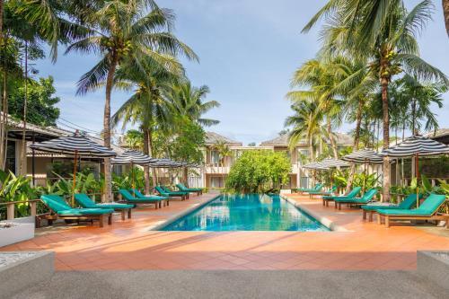 Signature Phuket Resort - Tap to explore photos