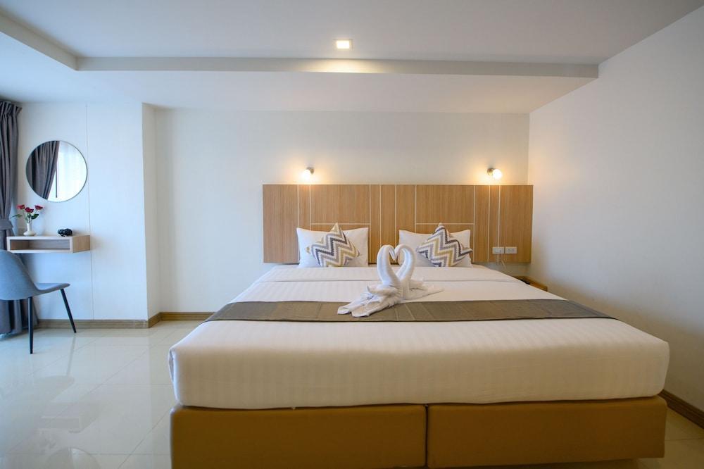 Iris palace Room Type - Superior Double Room