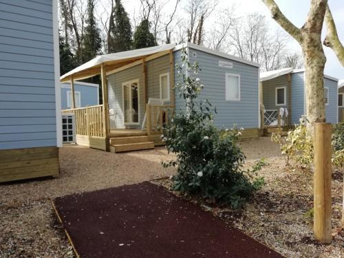 Camping Paris-Est Room Type - Standard Villa