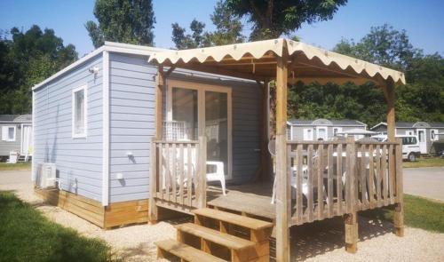 Camping Paris-Est Room Type - One-Bedroom Villa