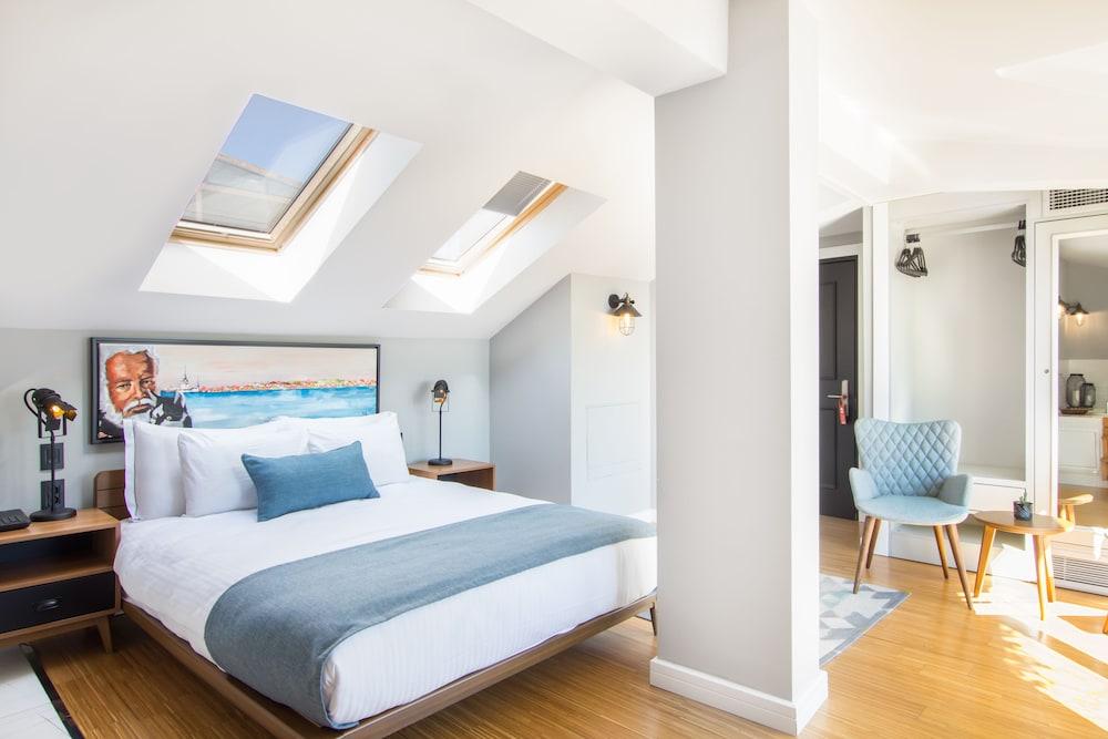 Hotel Poem Room Type - Penthouse with Balcony and Jettub