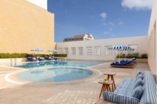 Al Najada Hotel Apartments by Oaks - Tap to explore photos