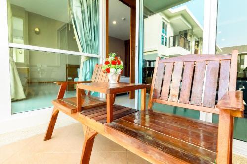 G Residence Room Type - Apartment with Pool View 