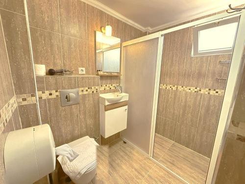 Hotel Buhara Family Inn Room Type - Deluxe Double Room with Side Sea View