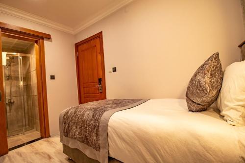 Avrasya Port Hotel - Tap to explore photos