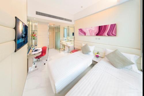 iclub Mong Kok Hotel - Tap to explore photos