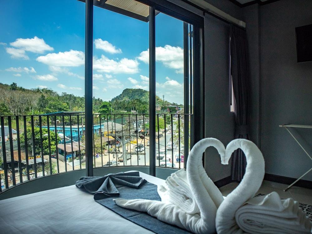 The Moon Night Ao nang Hotel Room Type - Superior Double Room with Balcony