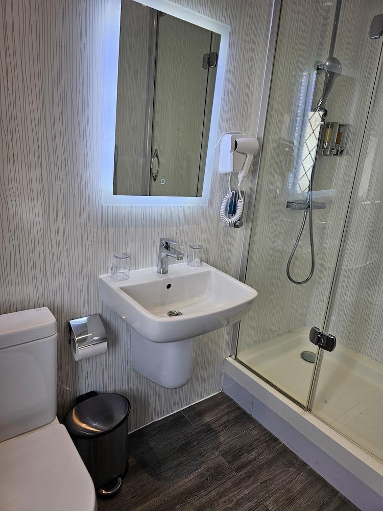 Casuarina Tree Room Type - Comfort Twin Room