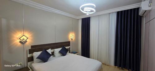 Balcony Hotel Room Type - Deluxe Queen Suite Balcony Hotel Room Type - Deluxe Queen Suite