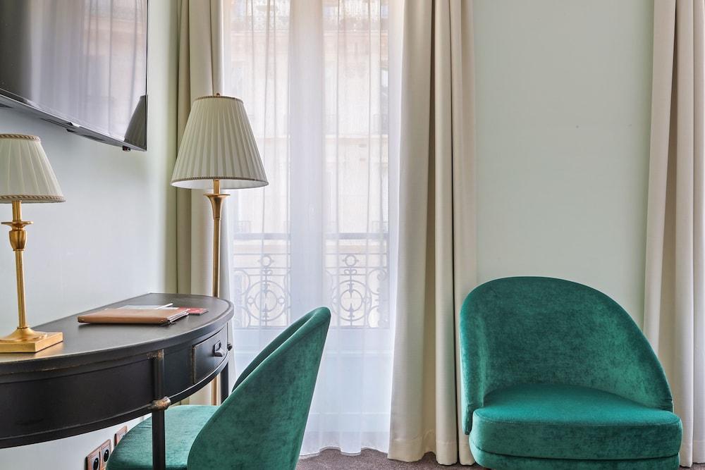 Hotel De Sevres - Tap to explore photos