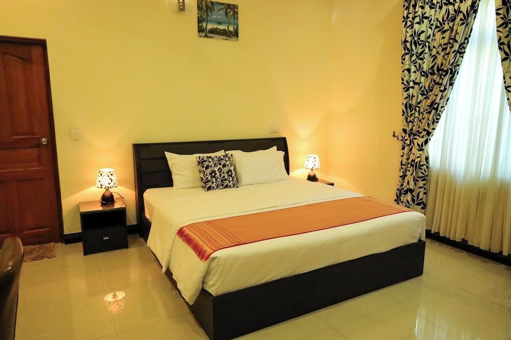 Charming Holiday Lodge Room Type - Deluxe Double Room, 3 Bedrooms