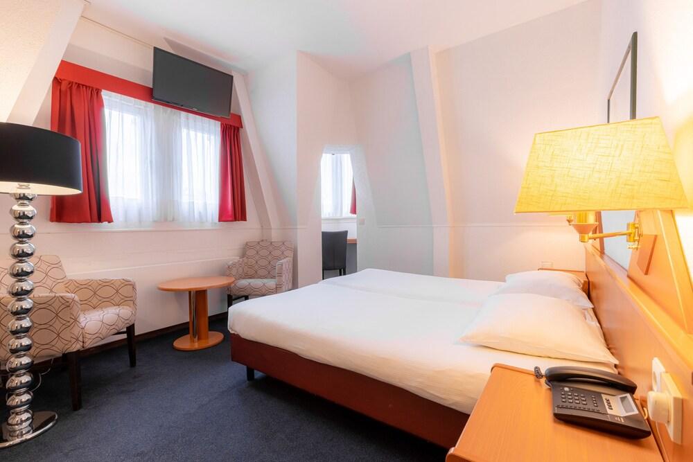 Owl Hotel Room Type - Standard Room