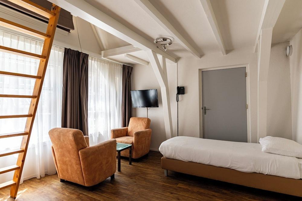 Hotel Residence Le Coin Room Type - Studio, 3 Twin Beds