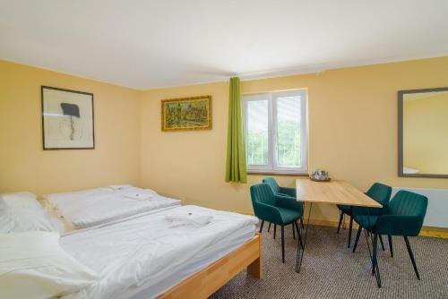 Hotel Max Room Type - Quadruple Room