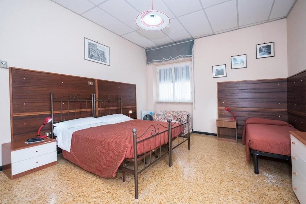 Albergo Ristorante Stella Room Type - Triple Room Albergo Ristorante Stella Room Type - Triple Room