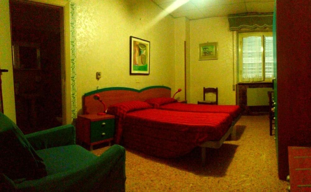 Albergo Ristorante Stella - Tap to explore photos