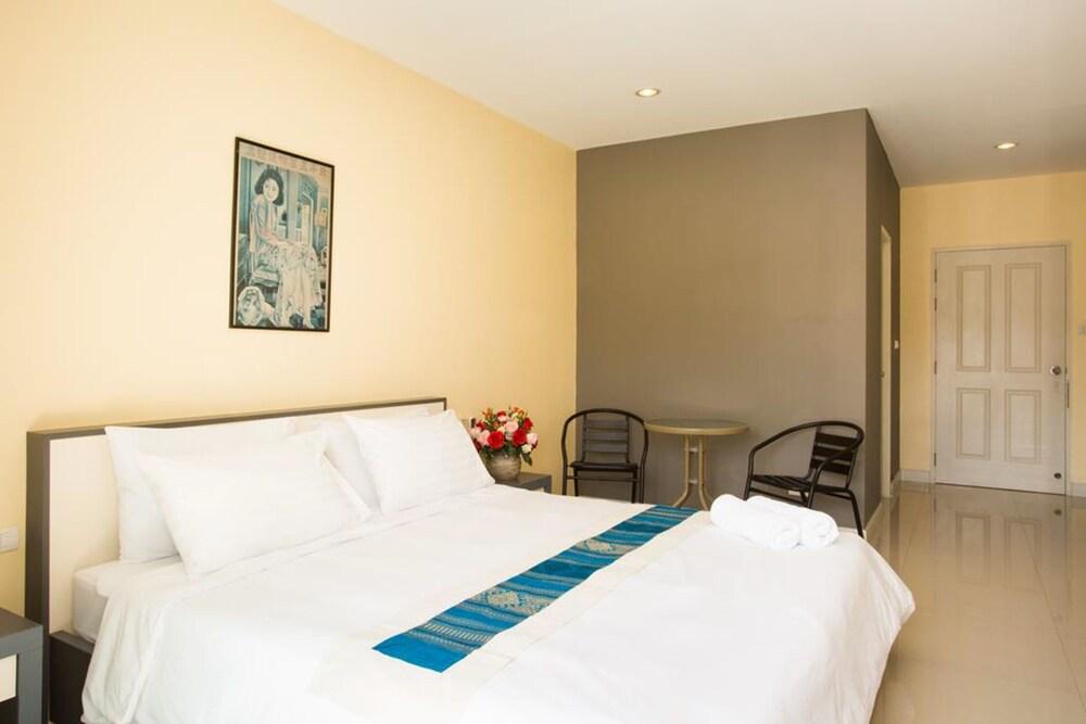 Central Residences Room Type - Standand Double