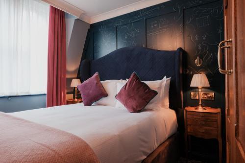 The Sanctuary House Hotel - Tap to explore photos