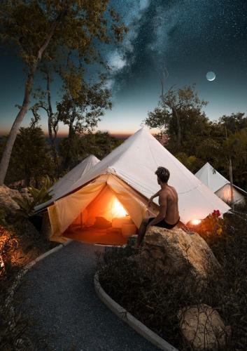 Roost Glamping Room Type - Double Room with Garden View