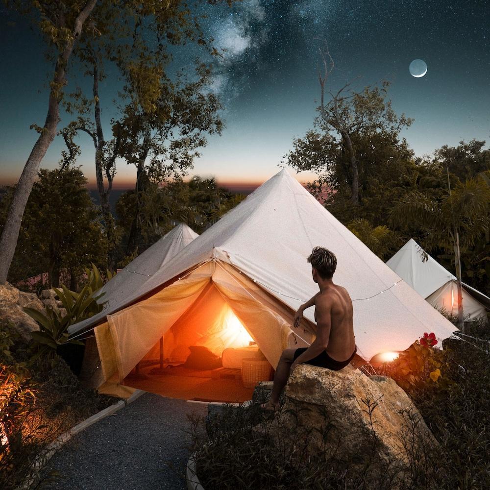 Roost Glamping Room Type - Standard Tent, Shared Bathroom, Garden View