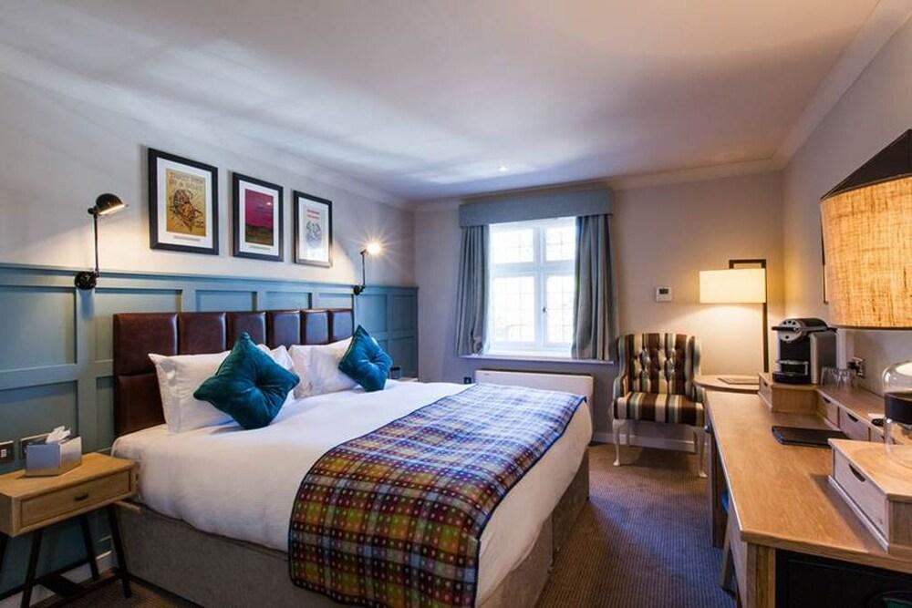 The White Hart Hotel Room Type - Deluxe King/Twin Room