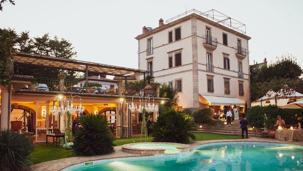 Villa Clodia - Tap to explore photos