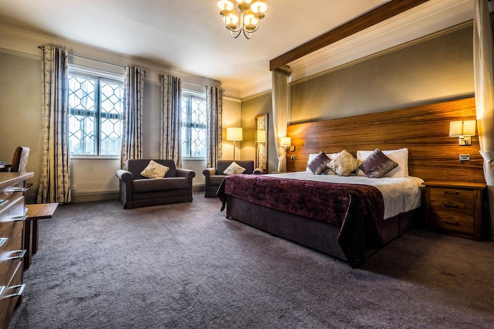 The Bridge Hotel Greenford Room Type - Classic Family for 4(1 Double Bed)