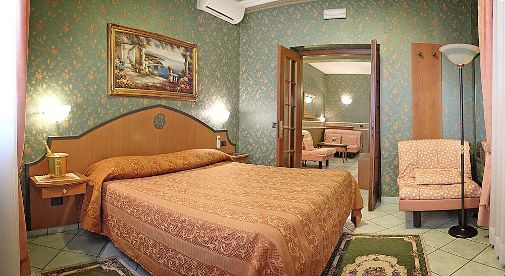 Hotel Nespolo D'Oro Room Type - Quadruple Room