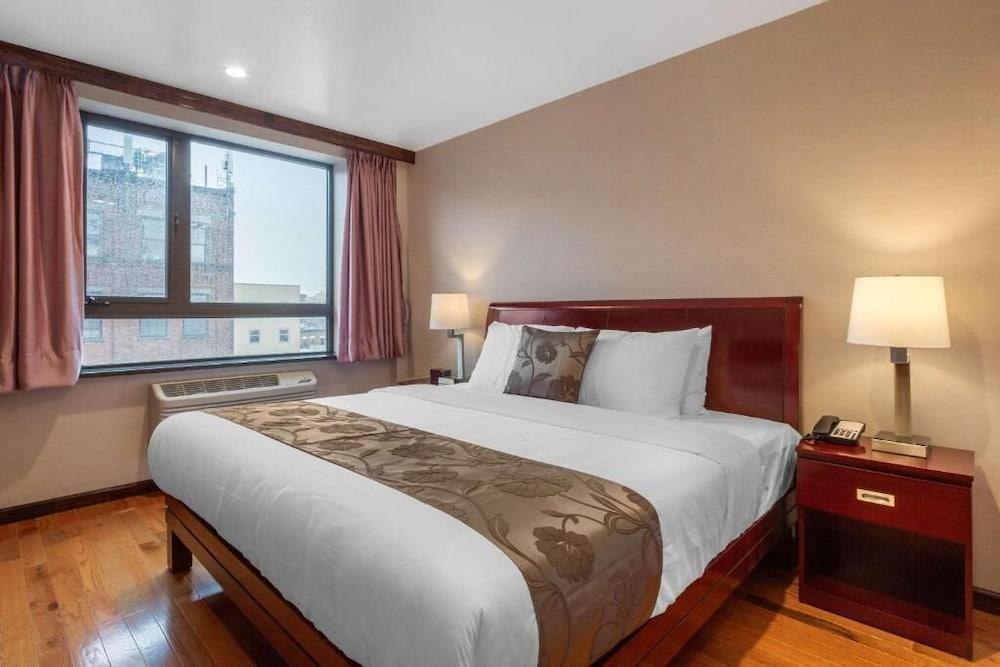 The L Hotel Room Type - Room, 1 King Bed, Accessible, Non Smoking The L Hotel Room Type - Room, 1 King Bed, Accessible, Non Smoking