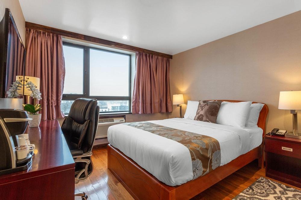 The L Hotel Room Type - Room, 1 Queen Bed, Non Smoking, City View