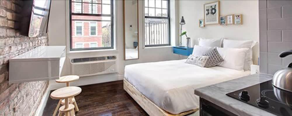 East Village Hotel Room Type - Standard Room, 1 Queen Bed, Kitchenette
