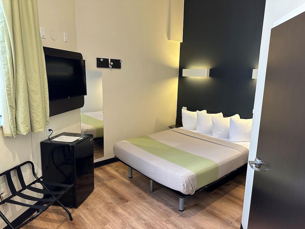 Feather Factory Room Type - Room, 1 Full-Sized Bed